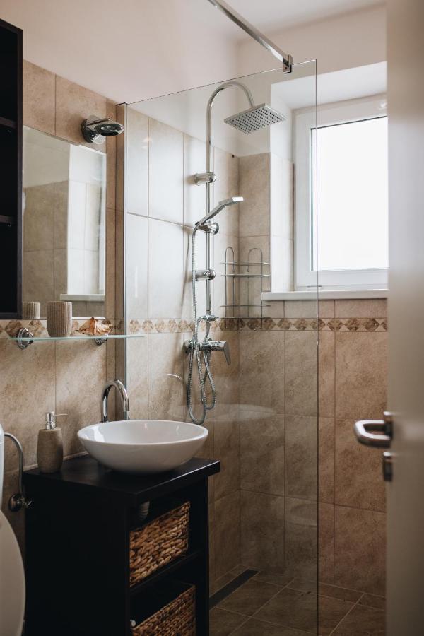Magas-Lak Apartman Егер Екстериор снимка