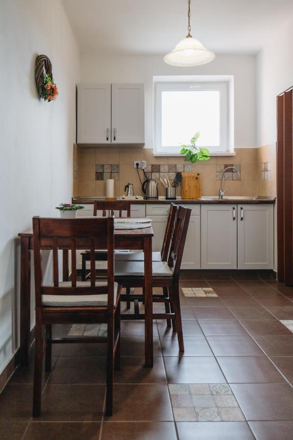 Magas-Lak Apartman Егер Екстериор снимка