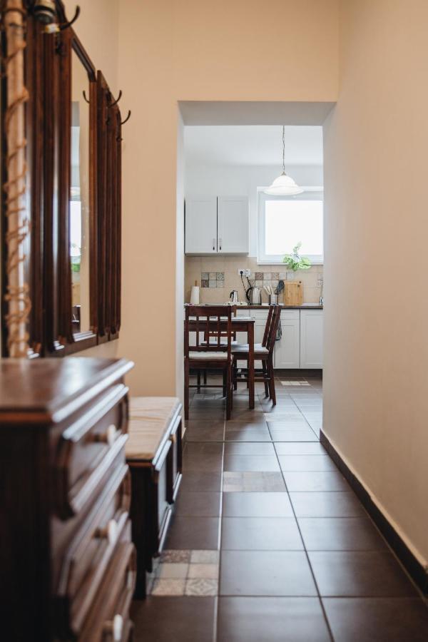 Magas-Lak Apartman Егер Екстериор снимка